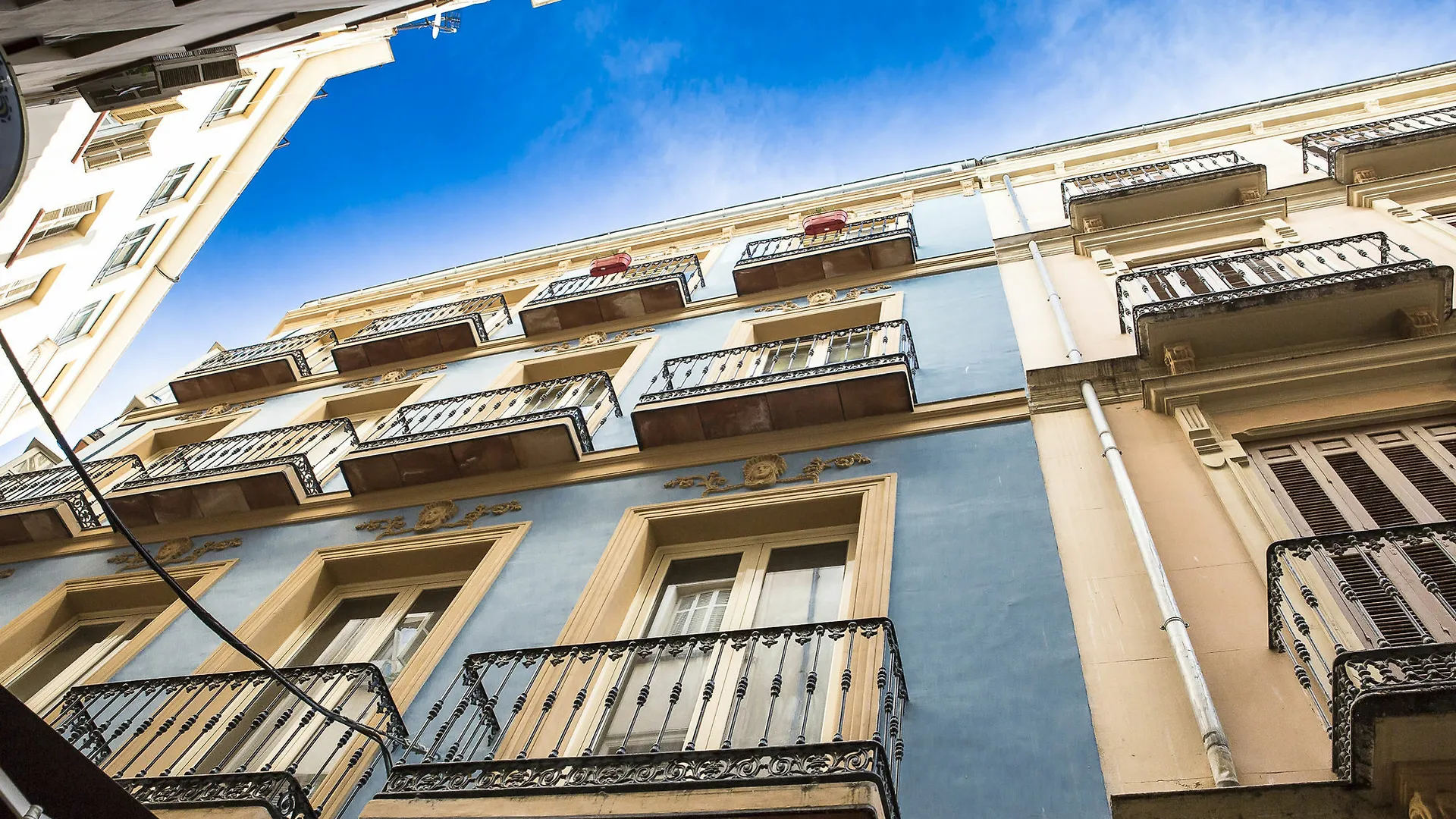 Sea & Wave Capitan Apartment Malaga